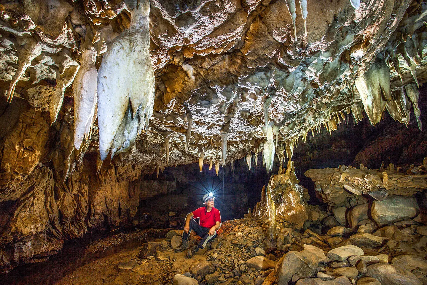 Caving tours in Pang Mapha