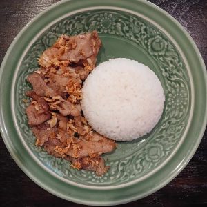 Garlic & Pepper On Rice ผัดกระเทียมราดข้าว